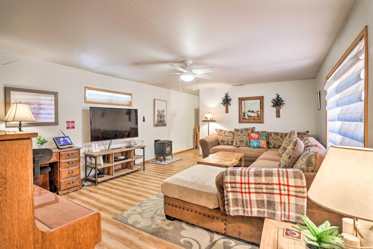 Big Bear Cabin With Deck And Hot Tub, Near Resorts! ビッグ・ベアー・レイク エクステリア 写真