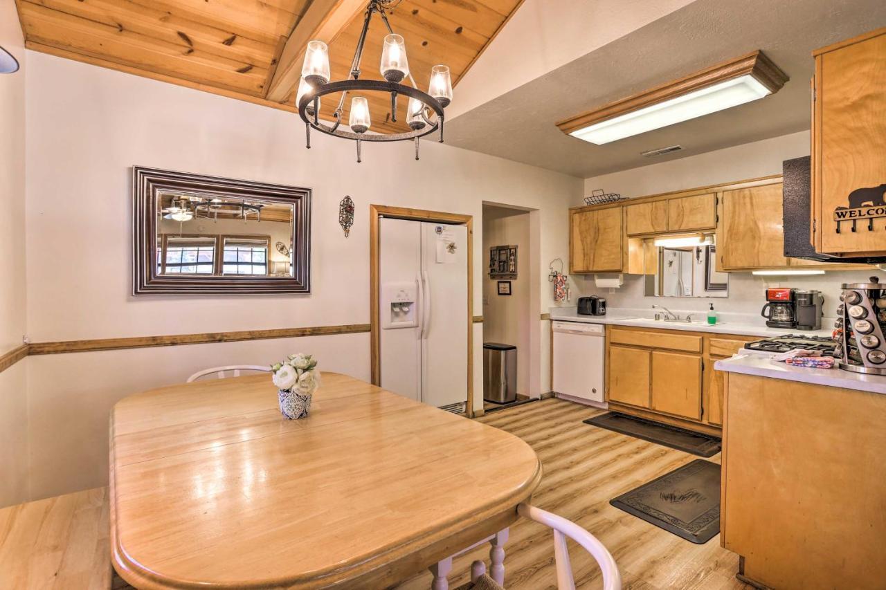 Big Bear Cabin With Deck And Hot Tub, Near Resorts! ビッグ・ベアー・レイク エクステリア 写真